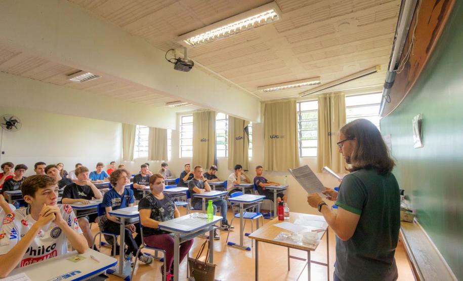 Vestibular 2022 da UEPG reuniu milhares de estudantes em 13 cidades do Paraná