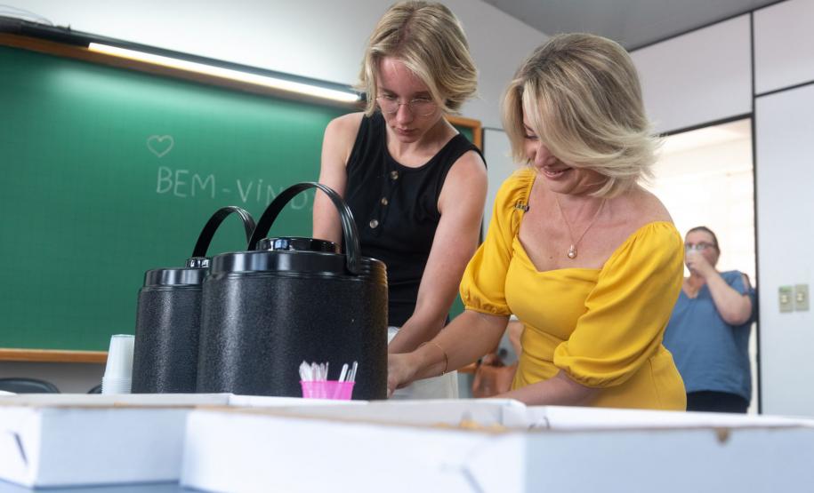 UEPG recepciona cientista ucraniana por meio do programa de acolhida do Estado