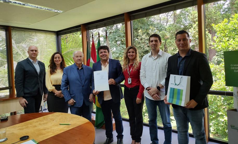 BRDE e Pato Branco firmam acordo de cooperação para projetos voltados à tecnologia