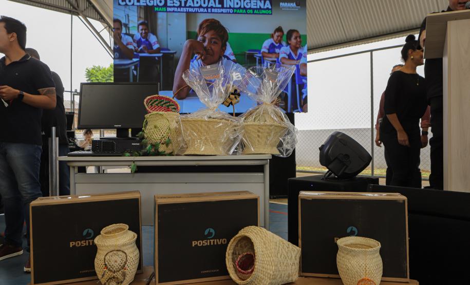 Governador inaugura obra de ampliação do maior colégio indígena do Paraná