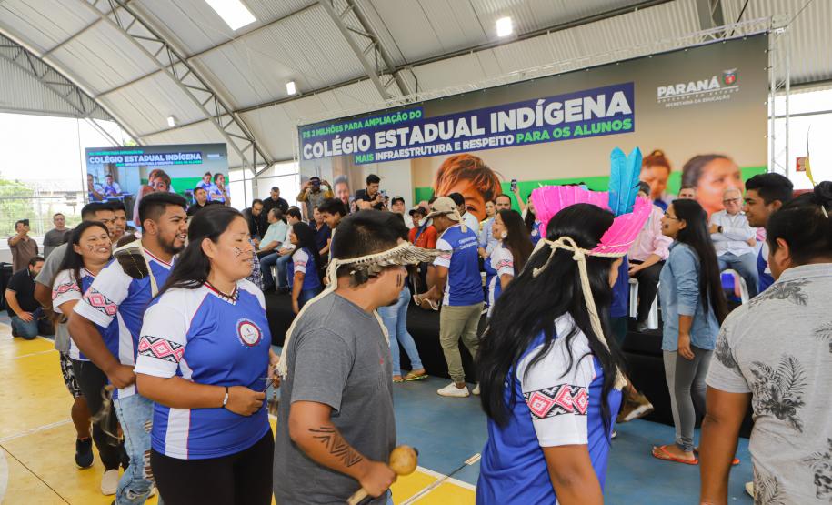 Governador inaugura obra de ampliação do maior colégio indígena do Paraná