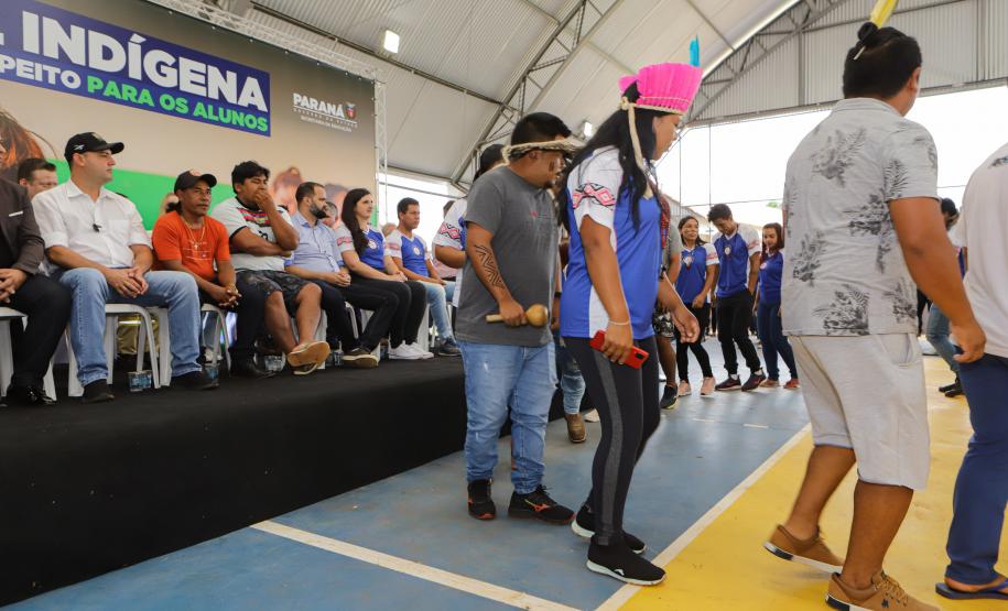 Governador inaugura obra de ampliação do maior colégio indígena do Paraná