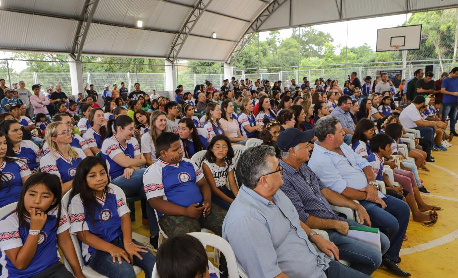 Governador inaugura obra de ampliação do maior colégio indígena do Paraná
