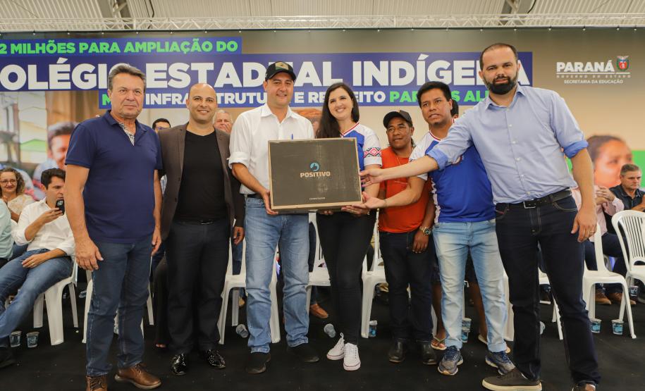 Governador inaugura obra de ampliação do maior colégio indígena do Paraná