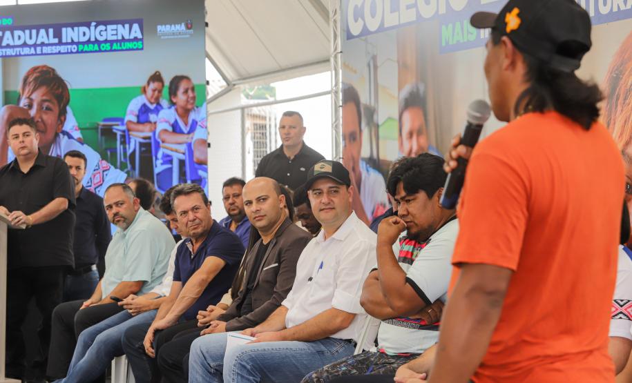 Governador inaugura obra de ampliação do maior colégio indígena do Paraná