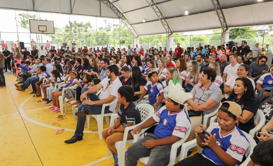 Governador inaugura obra de ampliação do maior colégio indígena do Paraná