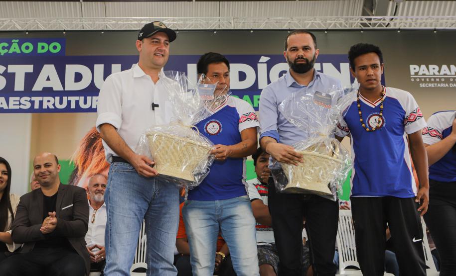Governador inaugura obra de ampliação do maior colégio indígena do Paraná
