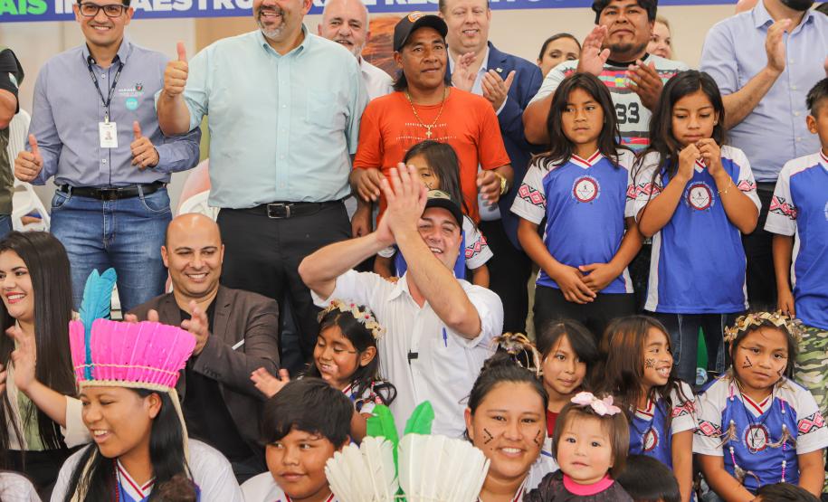 Governador inaugura obra de ampliação do maior colégio indígena do Paraná