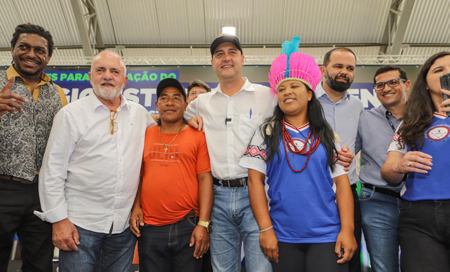 Governador inaugura obra de ampliação do maior colégio indígena do Paraná