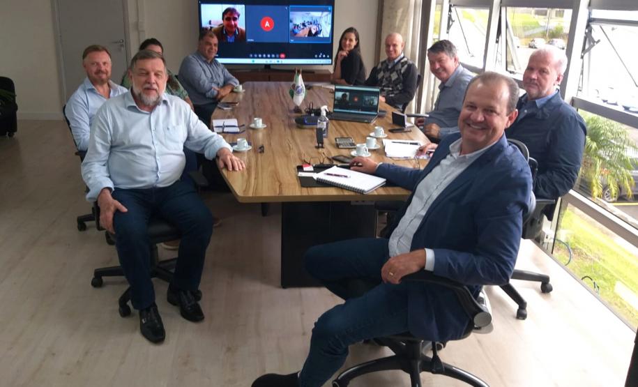 SETI busca apoio do senador Arns para projeto na área genômica