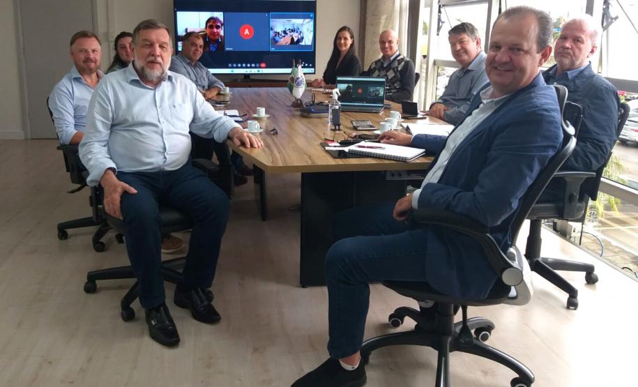 SETI busca apoio do senador Arns para projeto na área genômica