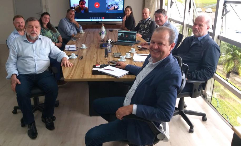 SETI busca apoio do senador Arns para projeto na área genômica