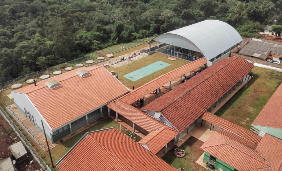 Governador inaugura obra de ampliação do maior colégio indígena do Paraná