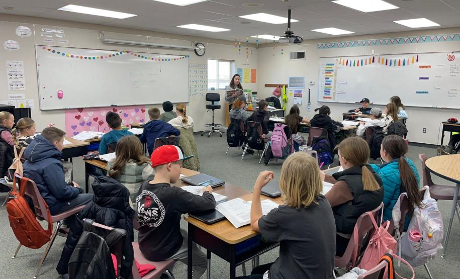 Estado lança edital para professores do ensino fundamental atuarem nos EUA