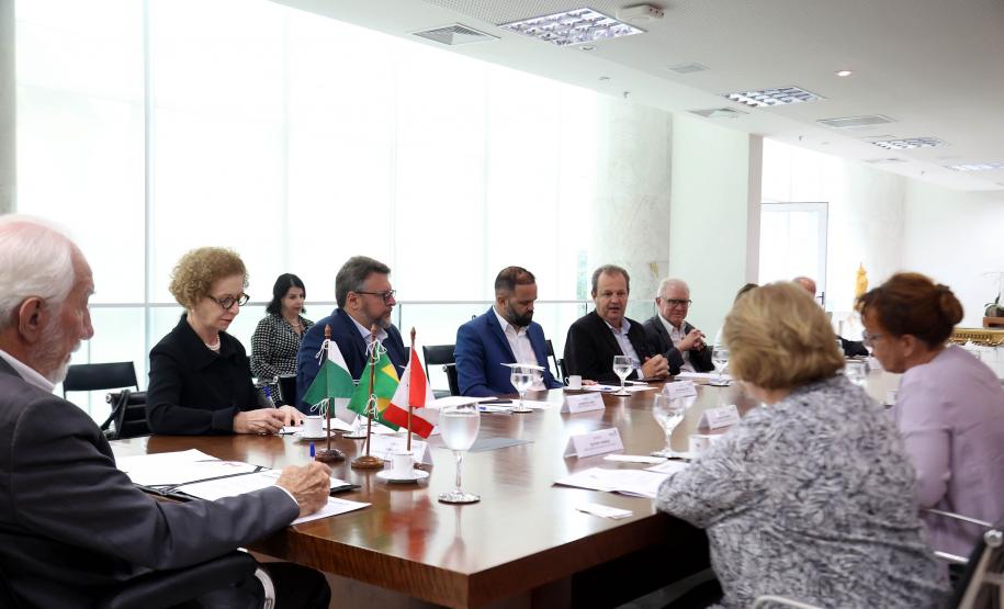 Paraná discute parcerias com Canadá em educação, agricultura e desenvolvimento sustentável