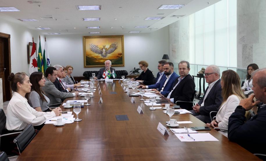 Paraná discute parcerias com Canadá em educação, agricultura e desenvolvimento sustentável