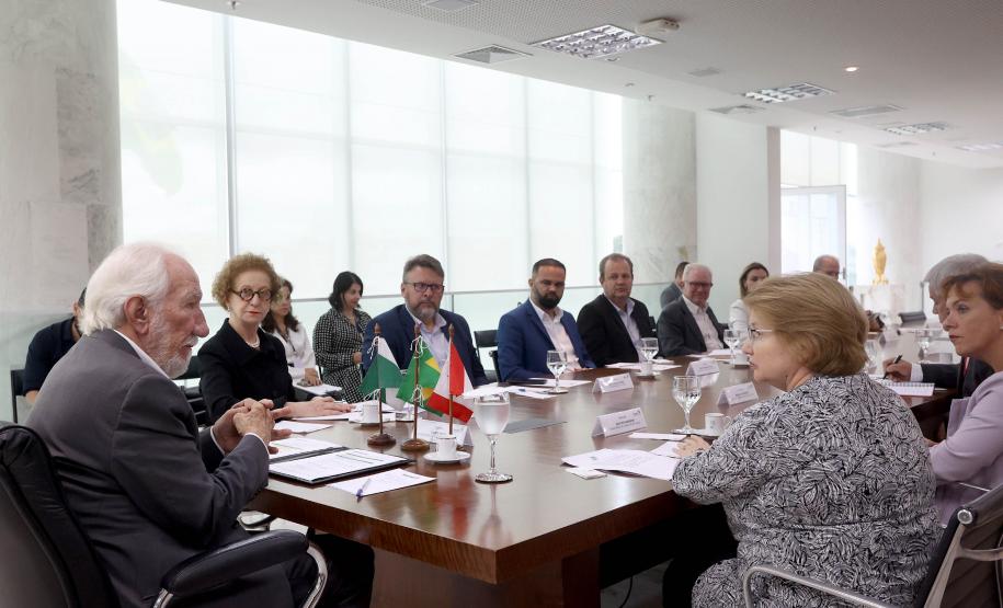 Paraná discute parcerias com Canadá em educação, agricultura e desenvolvimento sustentável