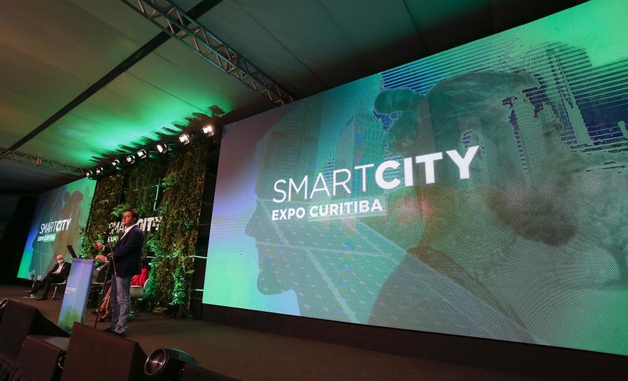 Governo do Paraná leva palestrantes e expõe serviços na Smart City Expo Curitiba 2023