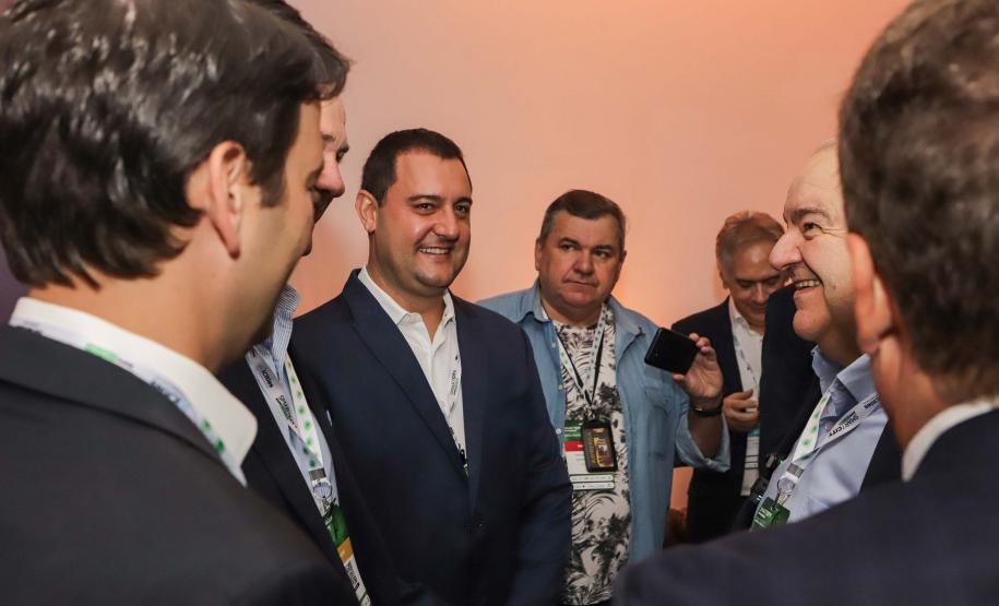 Estado deve trabalhar com setor privado para levar inovação às cidades, afirma governador