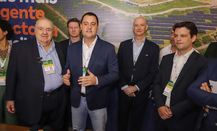 Estado deve trabalhar com setor privado para levar inovação às cidades, afirma governador