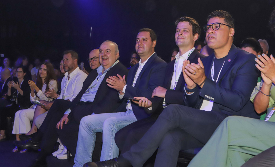 Estado deve trabalhar com setor privado para levar inovação às cidades, afirma governador