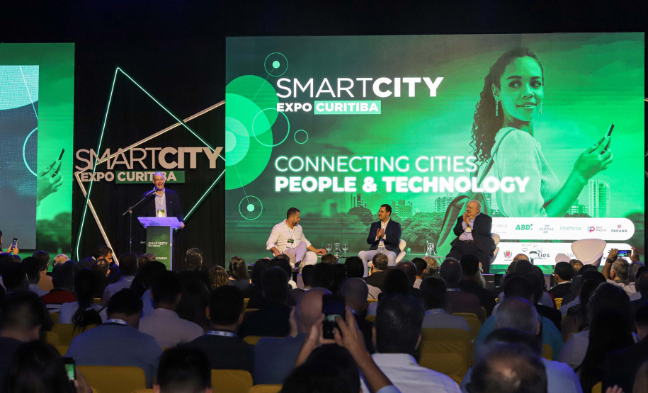 Estado deve trabalhar com setor privado para levar inovação às cidades, afirma governador