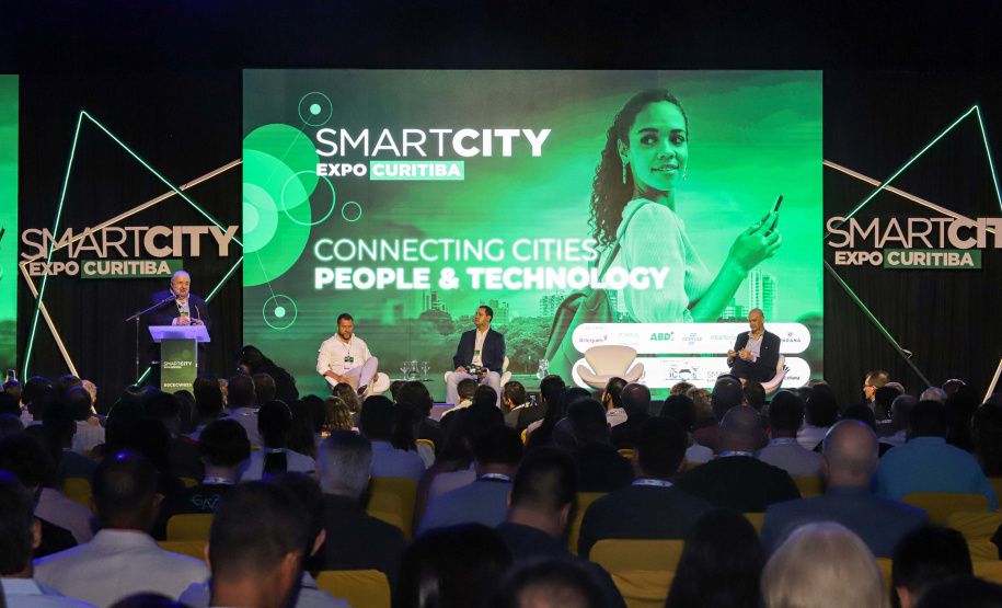 Estado deve trabalhar com setor privado para levar inovação às cidades, afirma governador