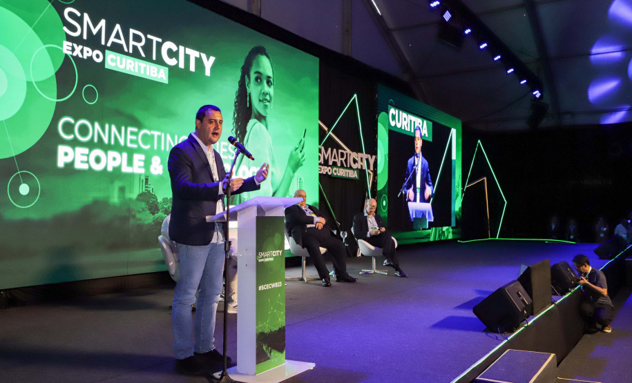 Estado deve trabalhar com setor privado para levar inovação às cidades, afirma governador