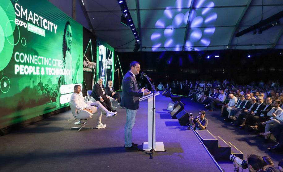 Estado deve trabalhar com setor privado para levar inovação às cidades, afirma governador