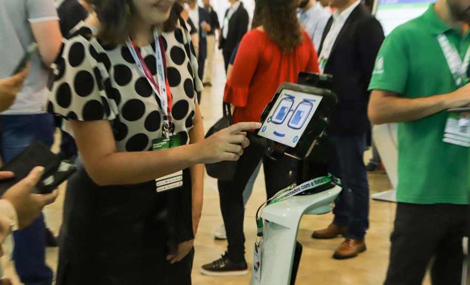 Estado deve trabalhar com setor privado para levar inovação às cidades, afirma governador