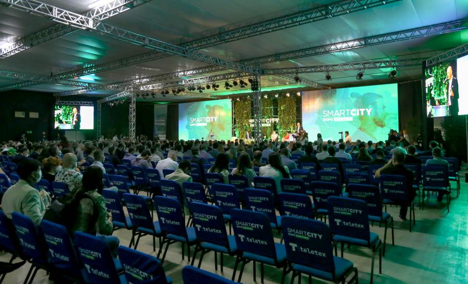 Governo do Paraná leva palestrantes e expõe serviços na Smart City Expo Curitiba 2023
