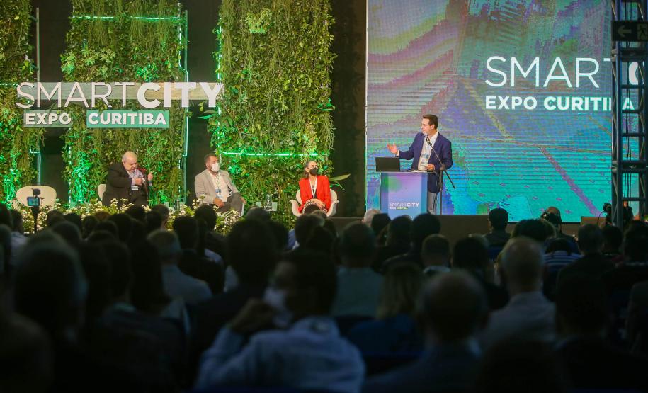 Governo do Paraná leva palestrantes e expõe serviços na Smart City Expo Curitiba 2023