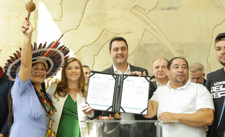 Governador sanciona lei que cria o Conselho dos Povos Indígenas do Paraná