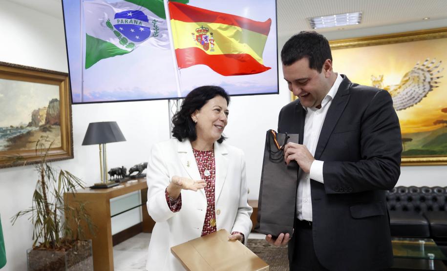 Governador e embaixadora da Espanha discutem parcerias nas áreas de infraestrutura e educação