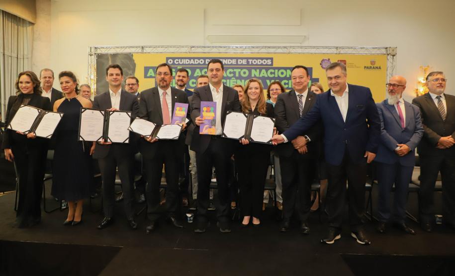 Paraná é o 1º estado a unir todos os Poderes no Pacto Nacional pela Consciência Vacinal