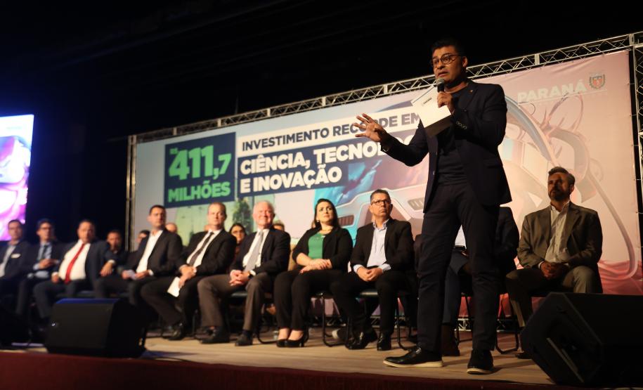 Governador assina decretos que regulamentam a Lei e o Fundo de Inovação do Paraná
