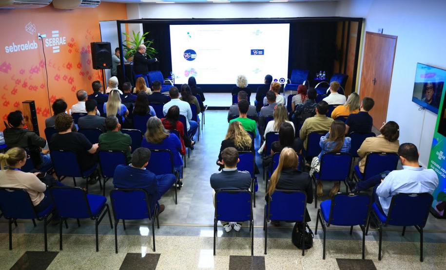 BRDE Labs promove workshop sobre inovação e geração de negócios na área tecnológica