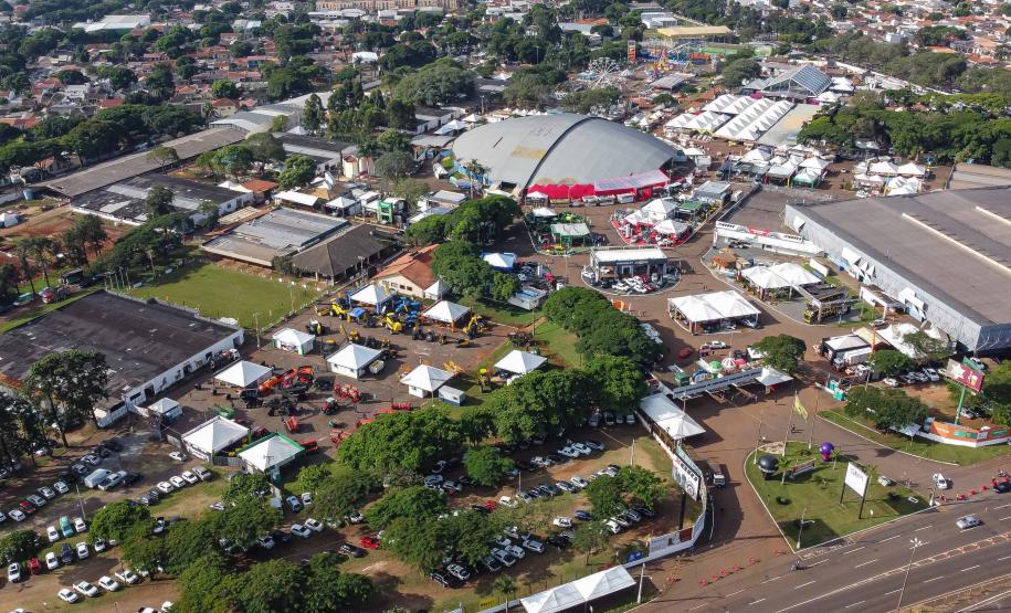 Governador destaca a força do agro paranaense na abertura da Expoingá