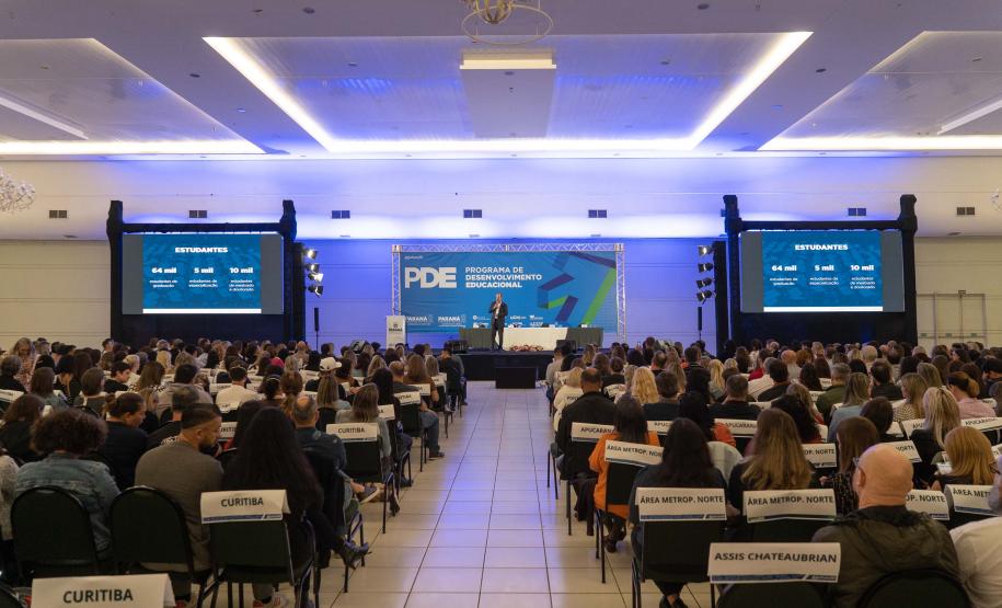 Após seis anos, aula em Foz do Iguaçu marca início do PDE para 2 mil professores da rede estadual