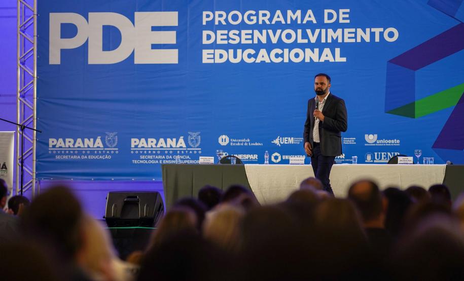 Após seis anos, aula em Foz do Iguaçu marca início do PDE para 2 mil professores da rede estadual