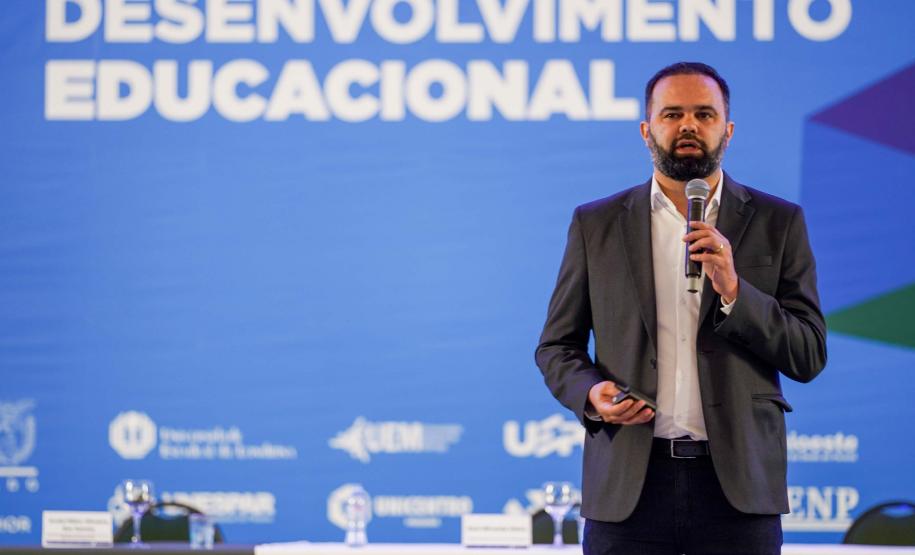 Após seis anos, aula em Foz do Iguaçu marca início do PDE para 2 mil professores da rede estadual