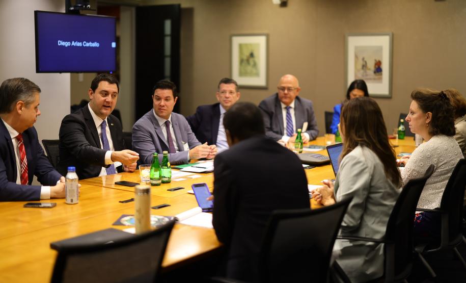 Governador se reúne com representantes do Banco Mundial e prospecta novas parcerias