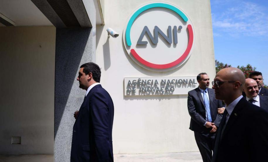 Governador visita agência de inovação científica de Portugal