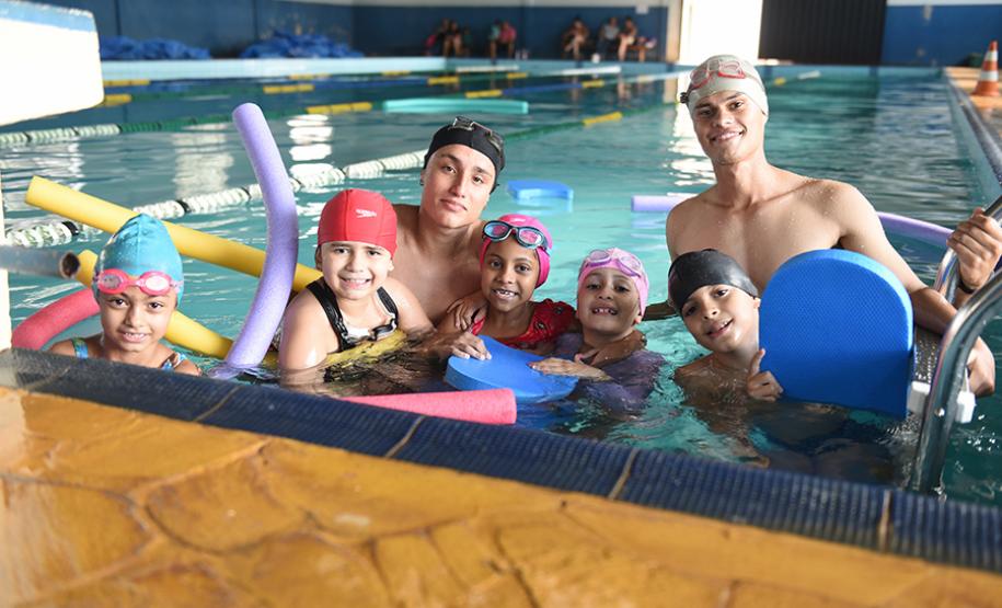 UENP oferta prática esportiva gratuita a mais de 500 crianças e adolescentes de Jacarezinho