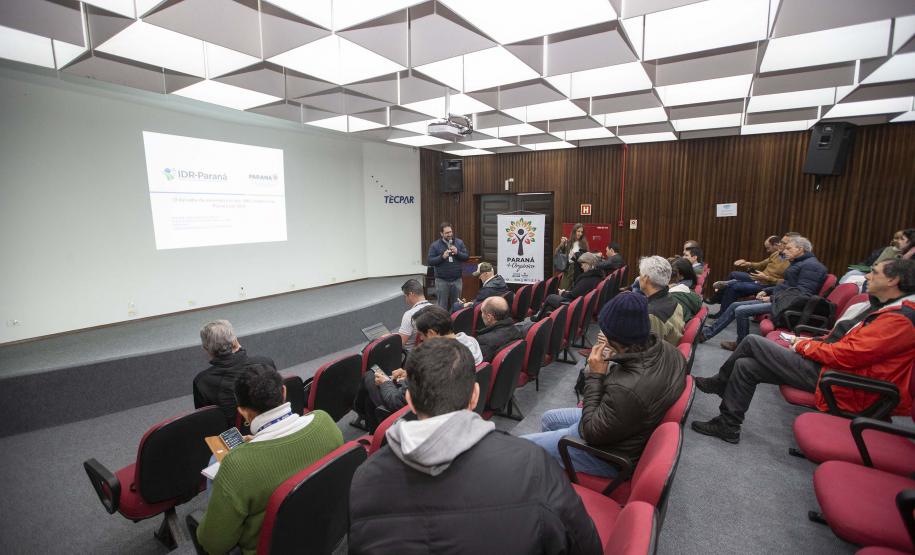 Alimentação 100% orgânica nas escolas avança no Paraná; técnicos discutem novos desafios