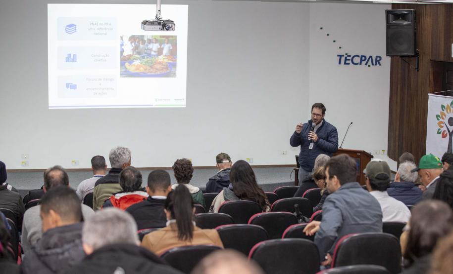 Alimentação 100% orgânica nas escolas avança no Paraná; técnicos discutem novos desafios
