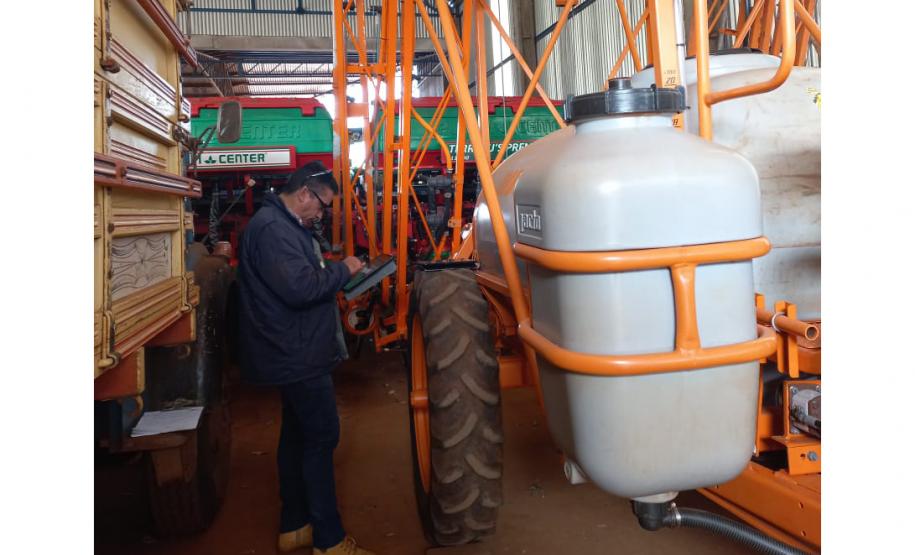Adapar promove inspeção preventiva de pulverizadores agrícolas no Noroeste