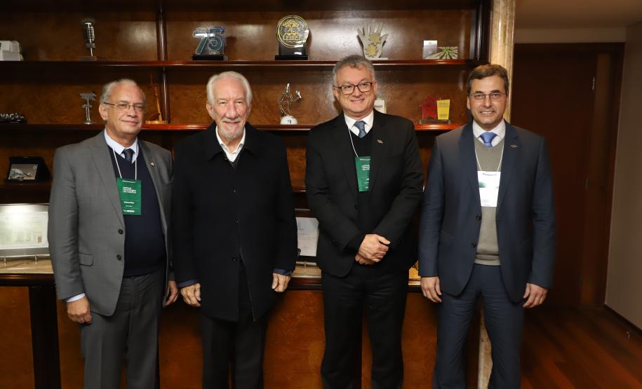 Piana ressalta importância da indústria no lançamento do Parque Tecnológico do setor