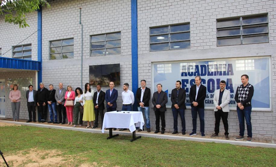 Governo inaugura espaços e repassa recursos para câmpus da Unioeste