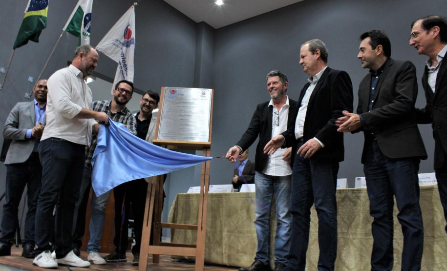 Governo inaugura espaços e repassa recursos para câmpus da Unioeste